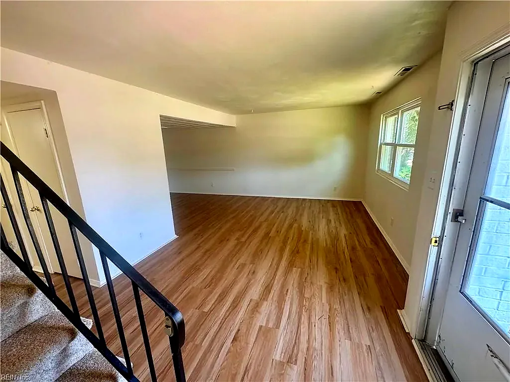 811 Cathedral Dr, Virginia Beach — photo