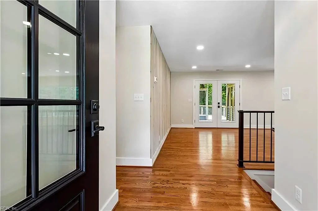 6295 Ark Rd, Gloucester — photo