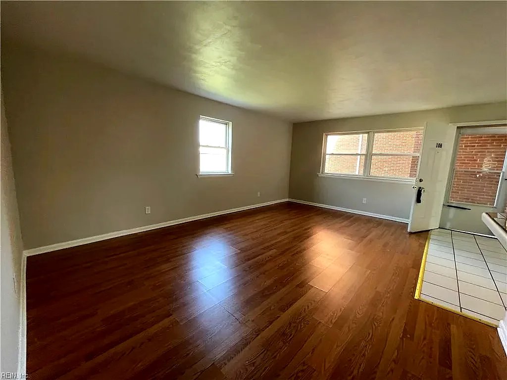 719 Marvin Ave #206, Norfolk — photo