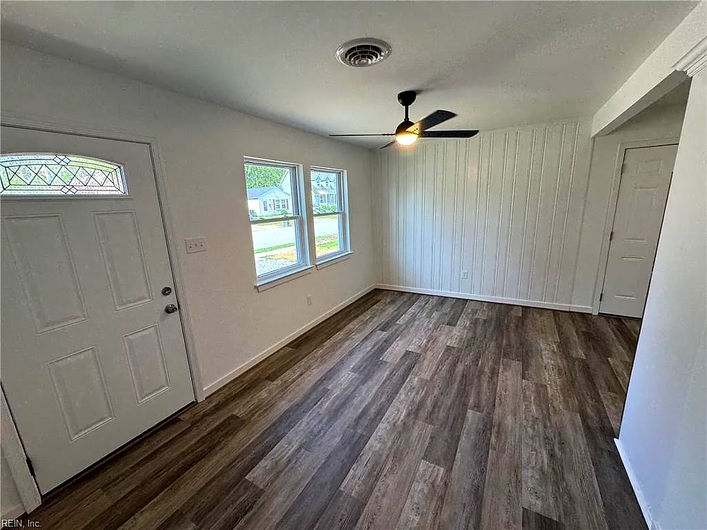 1018 Rowe St, Hampton — photo