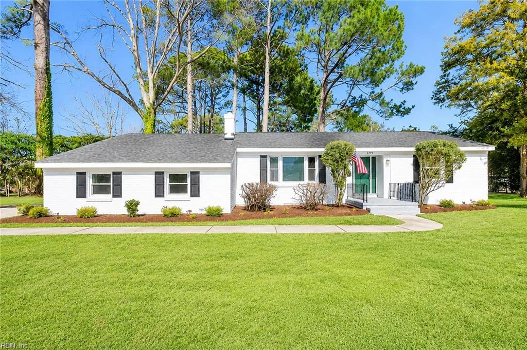 2300 Plantation DR, VIRGINIABEACH VA 23454