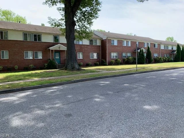 12 Pollux CIR E #1, PORTSMOUTH VA 23701