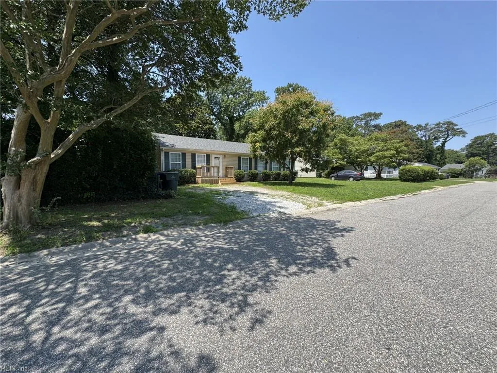 8217 Simons DR, NORFOLK VA 23505