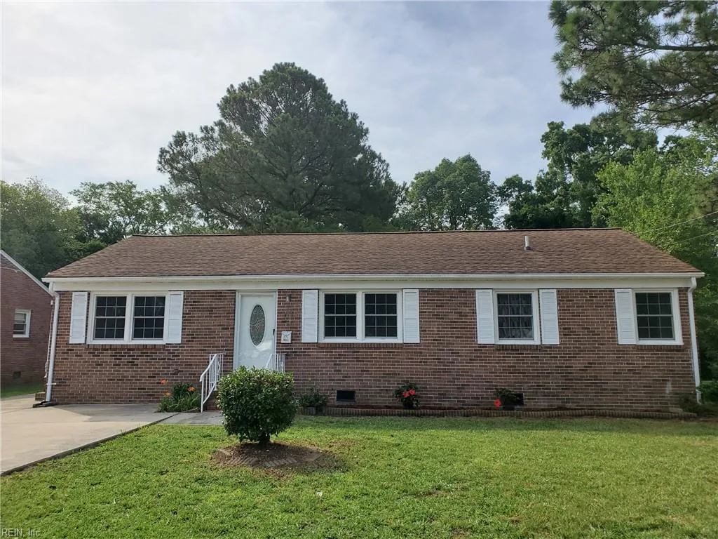 8 Sheralyn PL, HAMPTON VA 23666