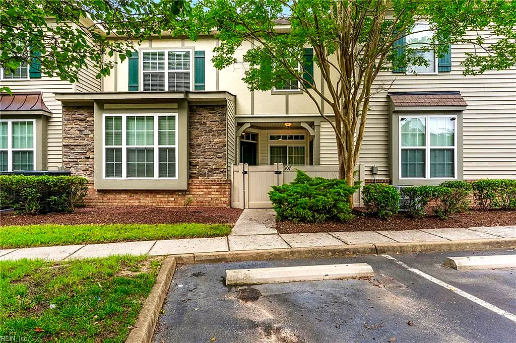 307 Herons CV, CARROLLTON VA 23314