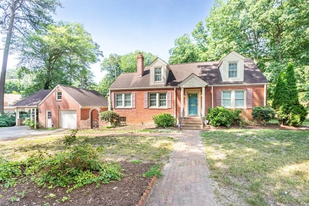 23 White Oak DR, NEWPORTNEWS VA 23601