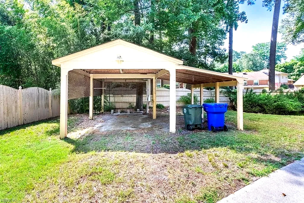 23 White Oak Dr, Newport News — photo