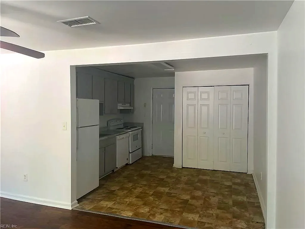 122 Christian St #17, Newport News — photo