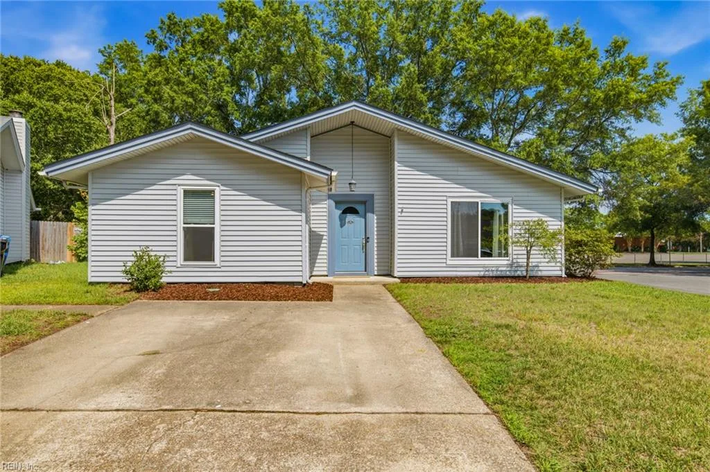 4300 Lumberjack DR, VIRGINIABEACH VA 23462