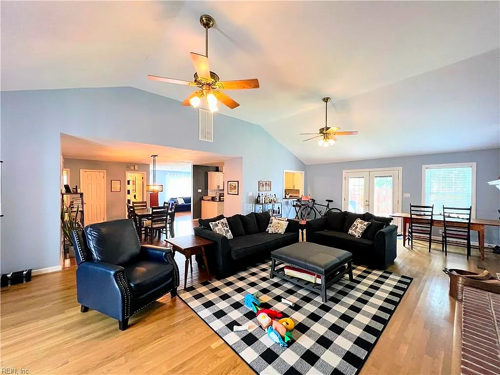 8005 Walters Dr, Norfolk — photo