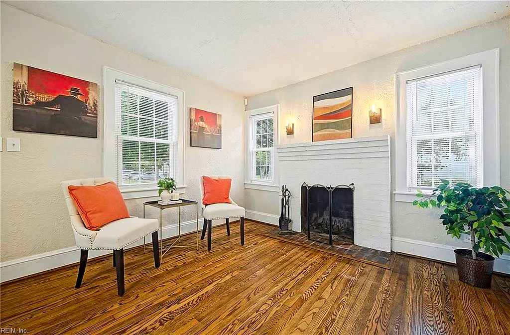 1328 Melrose Pw, Norfolk — photo