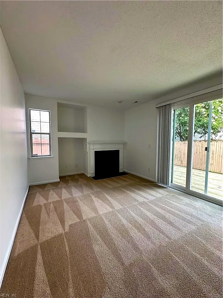 208 Oak Grove Rn, Chesapeake — photo