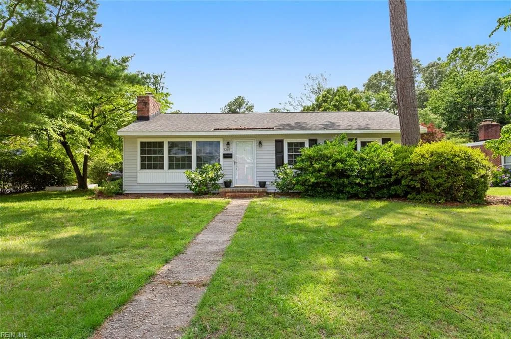 1201 Roberts RD, NEWPORTNEWS VA 23606