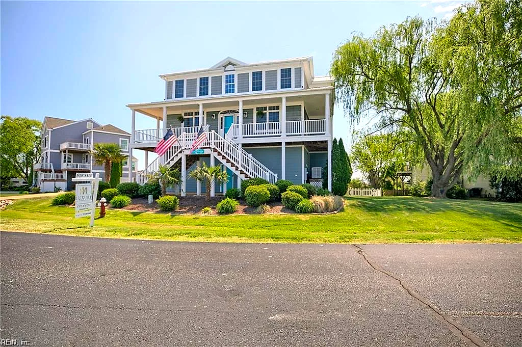 27 Rileys Way, Hampton — photo