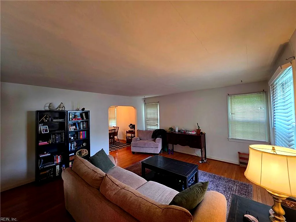 5440 Argall Cres, Norfolk — photo