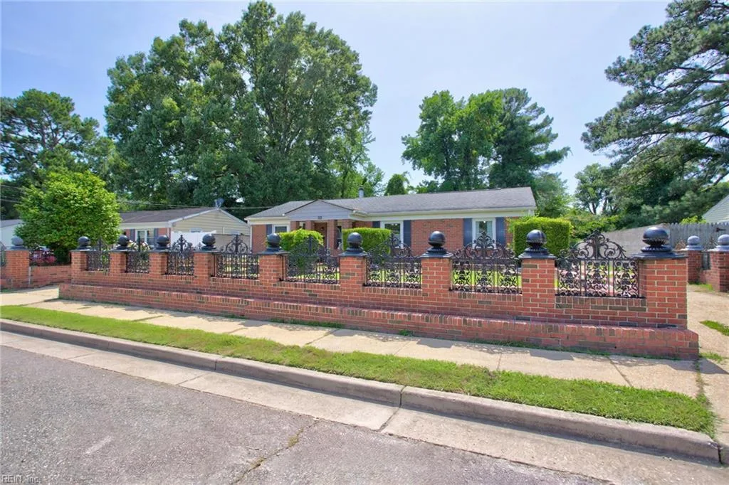 713 Pelham DR, HAMPTON VA 23669