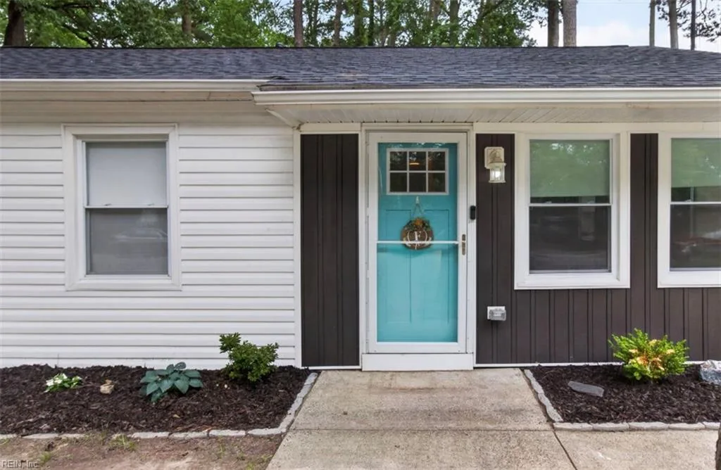 108 Clover ST, HAMPTON VA 23669