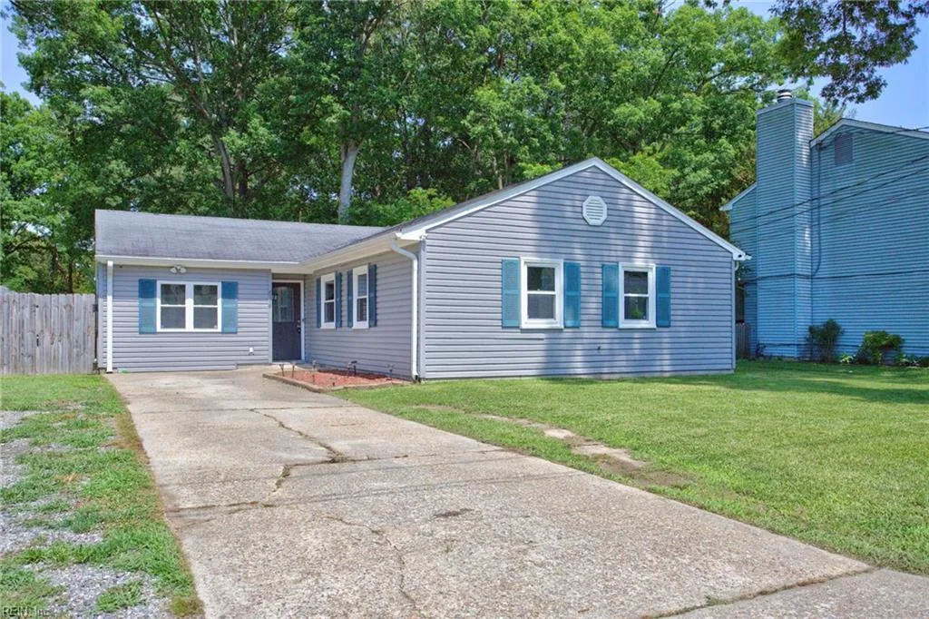 614 Woods RD, NEWPORTNEWS VA 23601