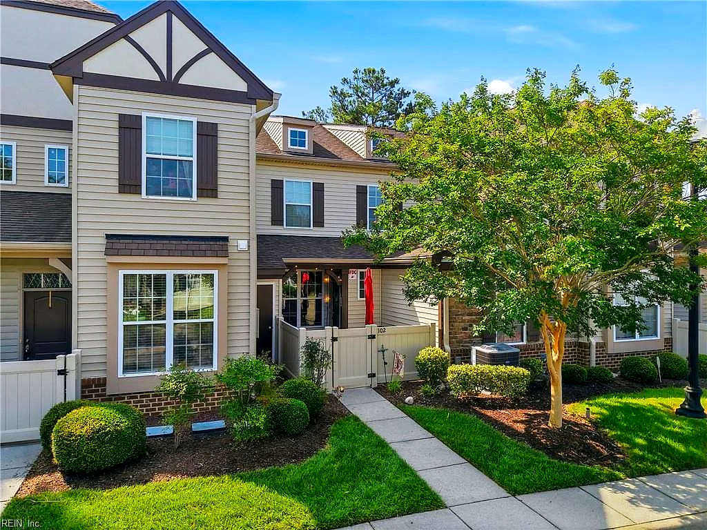 102 Herons CV, CARROLLTON VA 23314