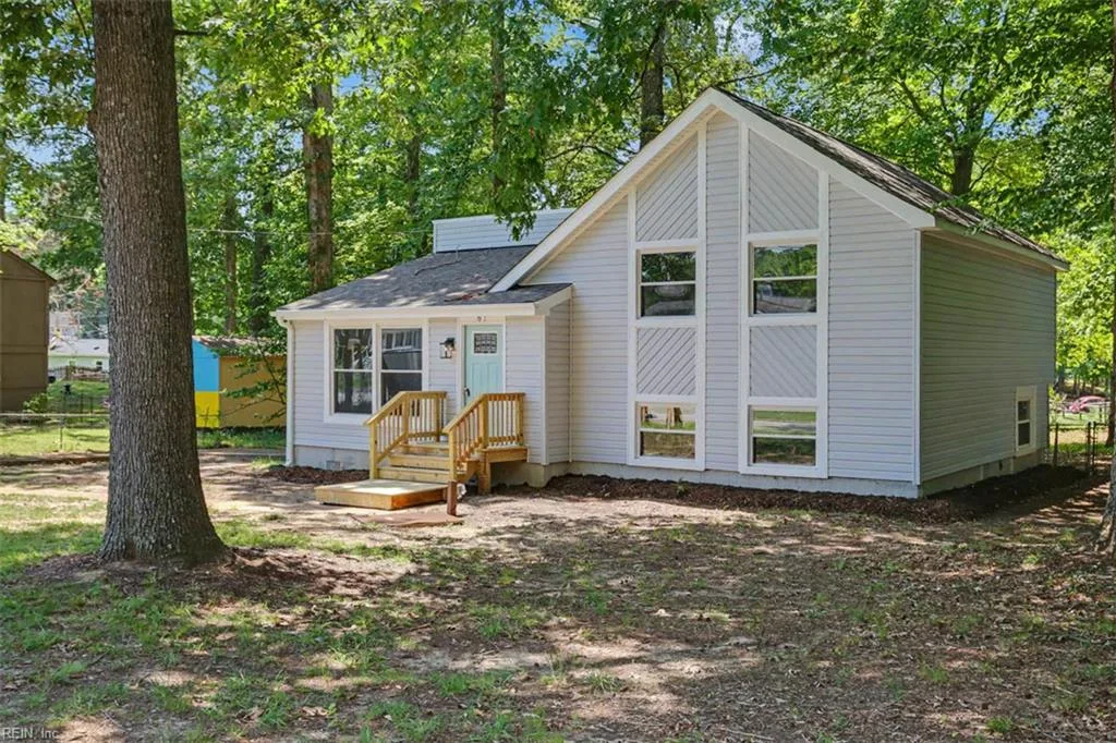 87 Stanley DR, NEWPORTNEWS VA 23608