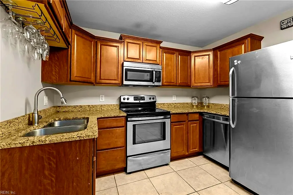 1221 Clydesdale Ln, Virginia Beach — photo