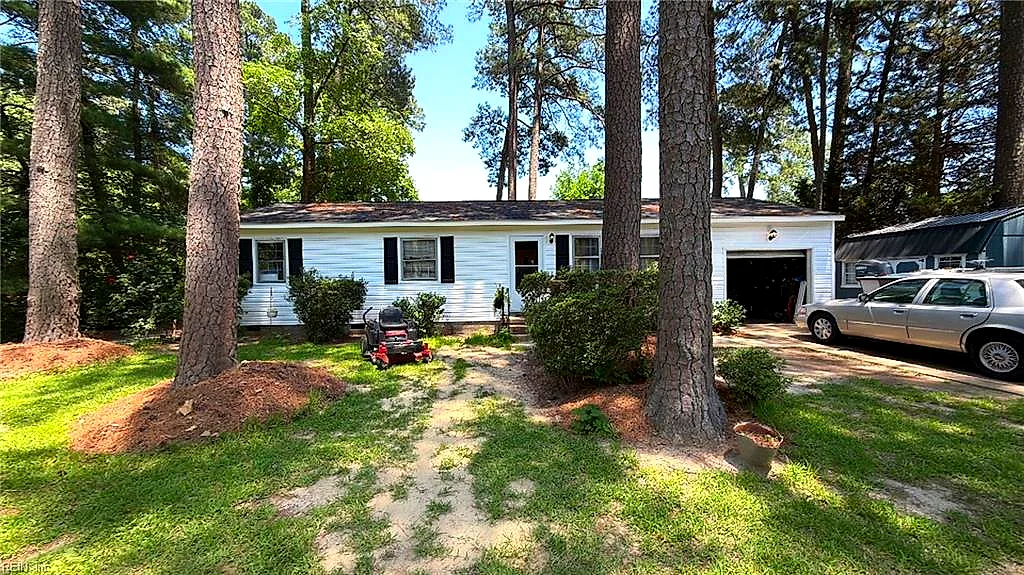 2703 Woodford Ave, Hayes — photo