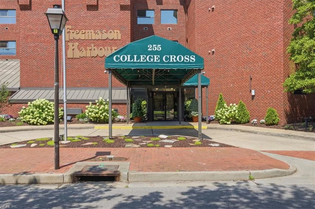 255 College Cross NONE #77, NORFOLK VA 23510