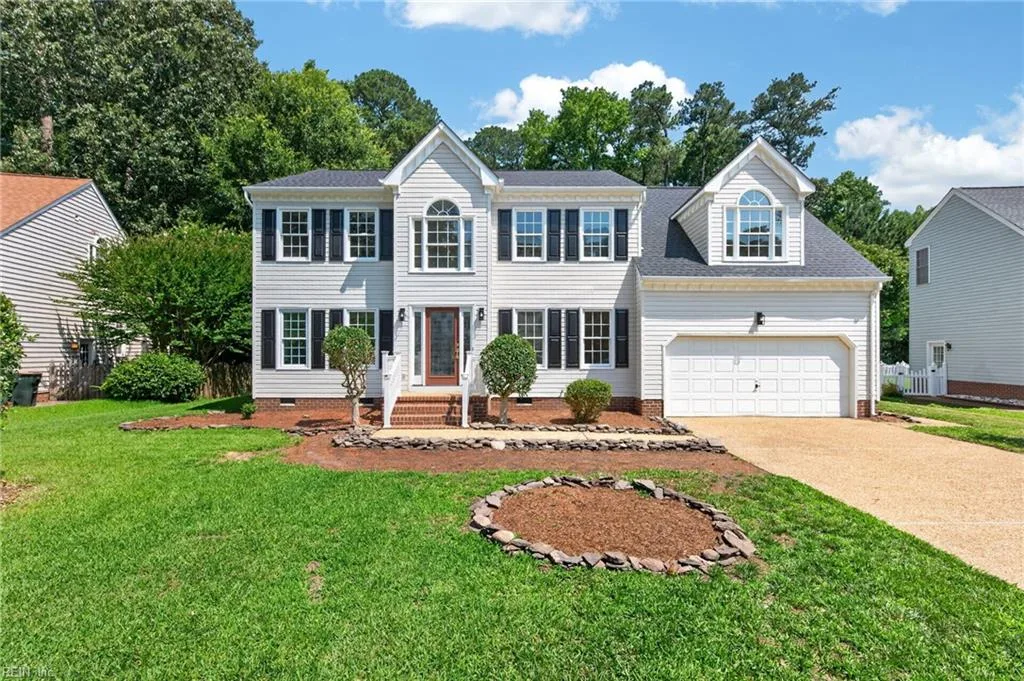 204 Halles RN, YORKTOWN VA 23693