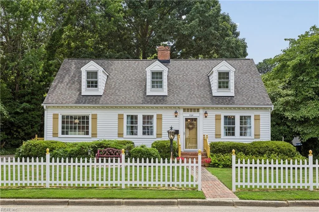 704 Monumental AVE, WILLIAMSBURG VA 23185