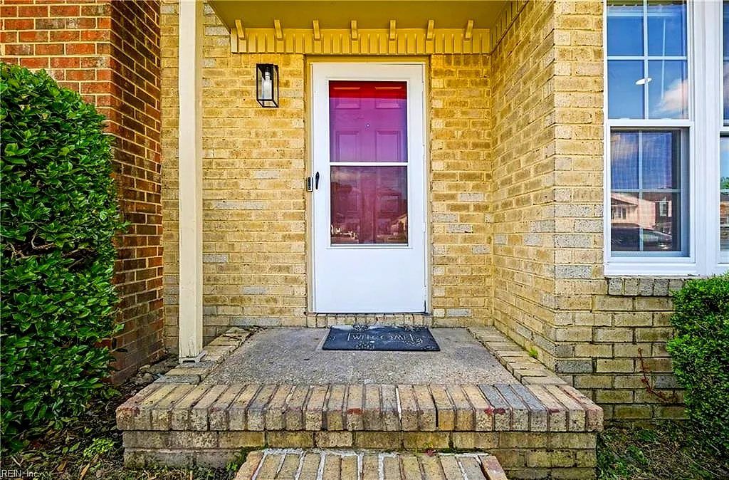 5589 Campus Dr, Virginia Beach — photo