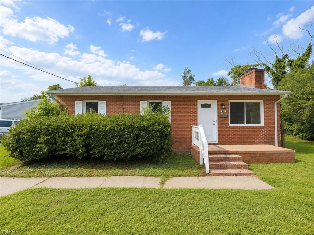 405 Institute DR, HAMPTON VA 23663