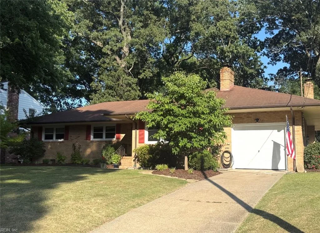 7 Indian Springs DR, NEWPORTNEWS VA 23606