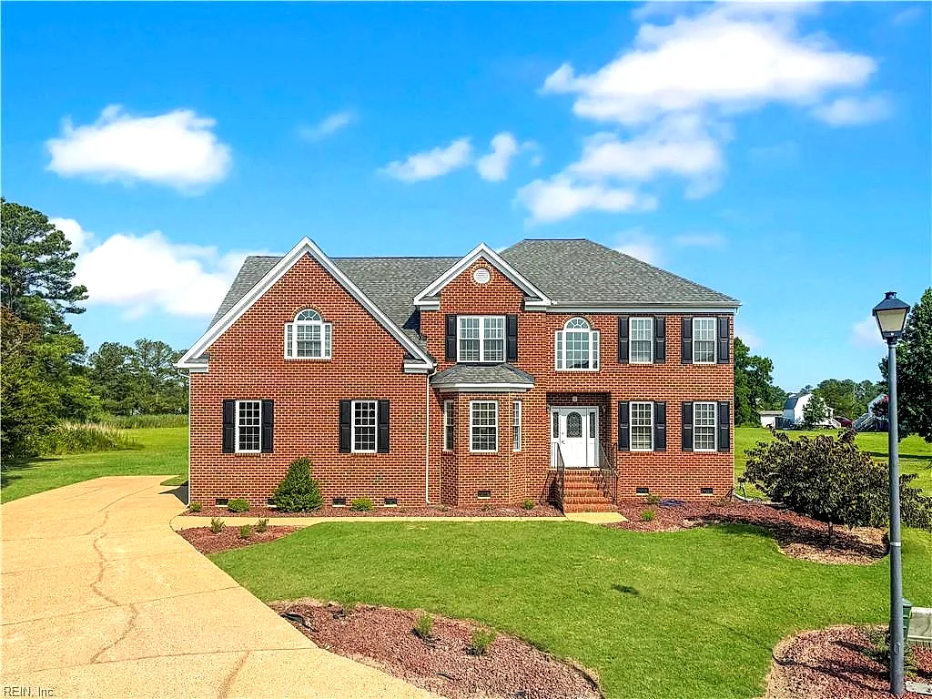 11 Pheasant DR, POQUOSON VA 23662