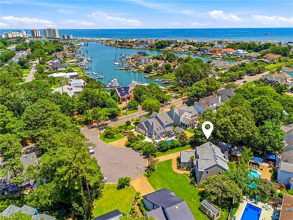 604 Croatan CT, VIRGINIA BEACH VA 23451