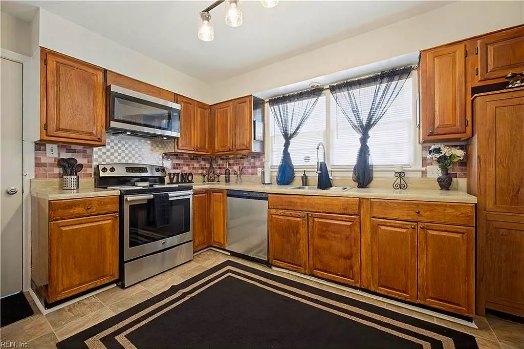 2850 E Princess Anne Rd, Norfolk — photo