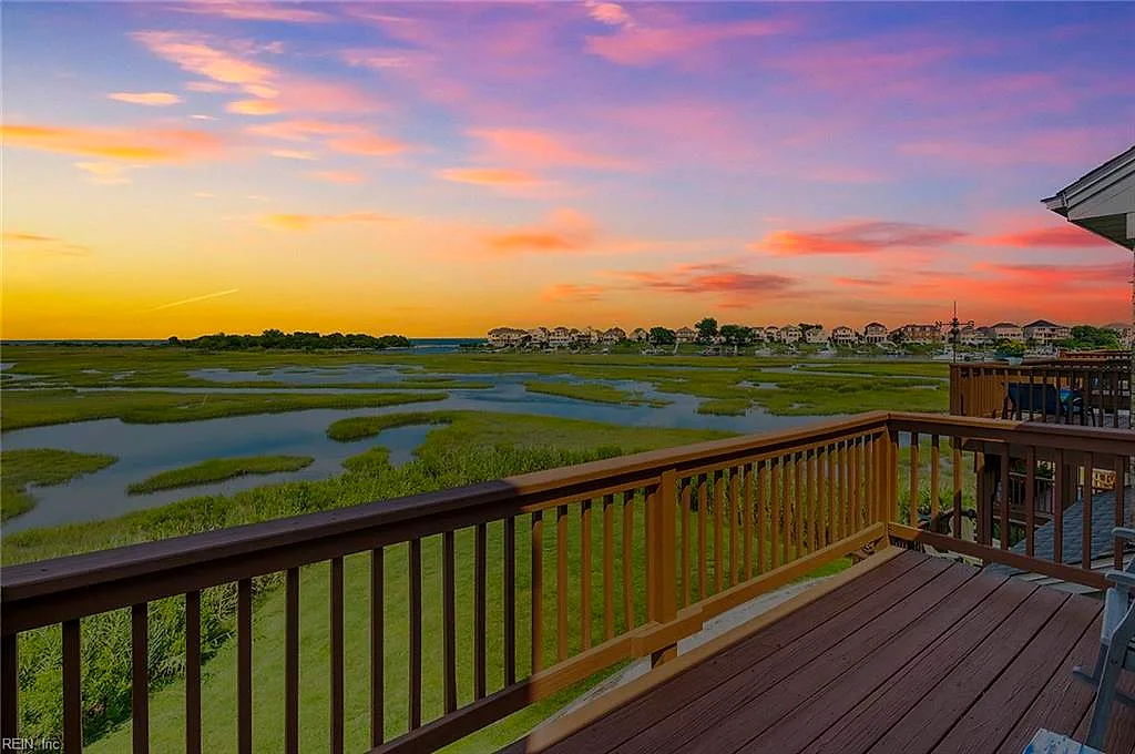 21 Mizzen CIR #14, HAMPTON VA 23664