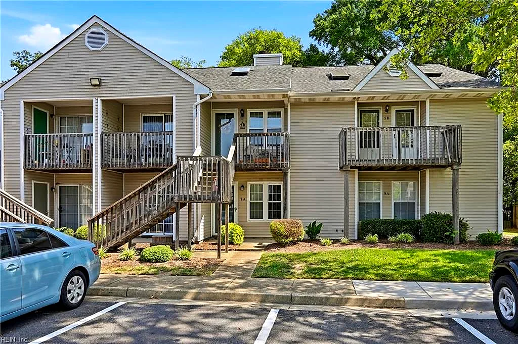 7 Seafarer CT #A, HAMPTON VA 23669
