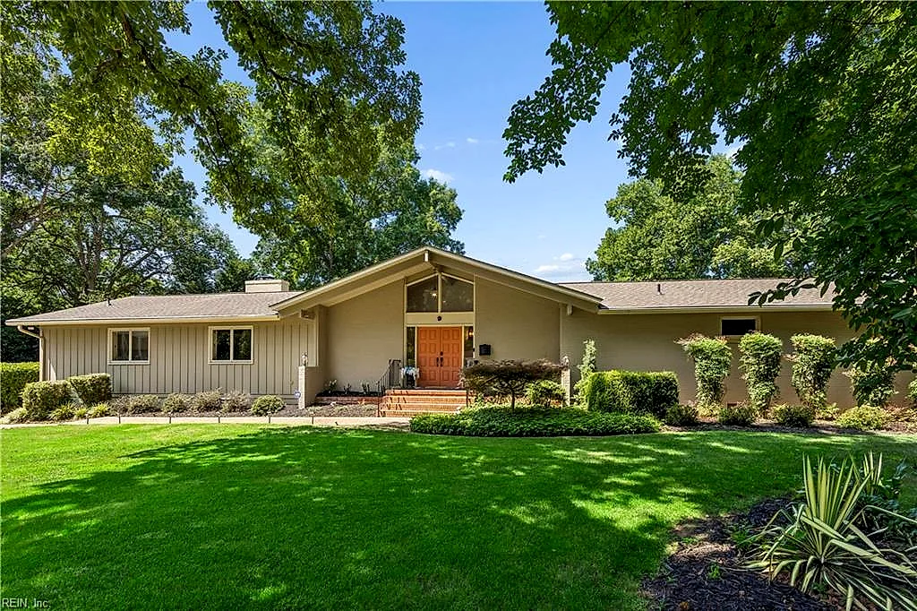 9 Lookout CIR, NEWPORT NEWS VA 23606