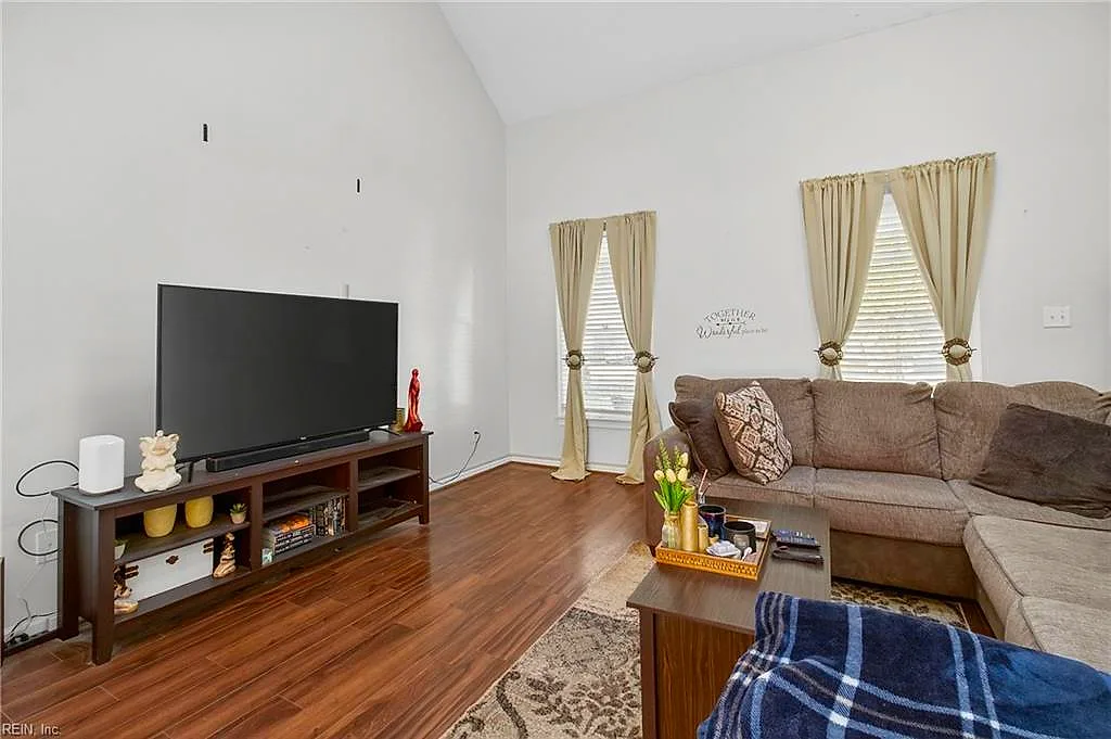 882 Belvoir Cir, Newport News — photo