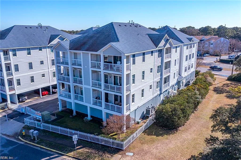 2301 Page Harbor Lndg ##205, Virginia Beach — photo