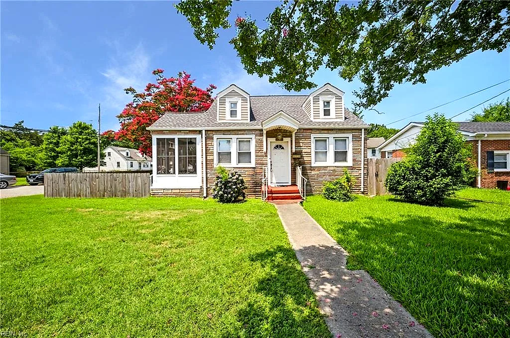 2218 Staunton AVE, PORTSMOUTH VA 23704
