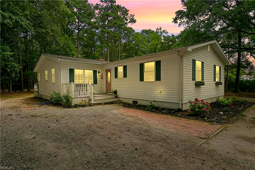 707 Beach RD, HAMPTON VA 23664