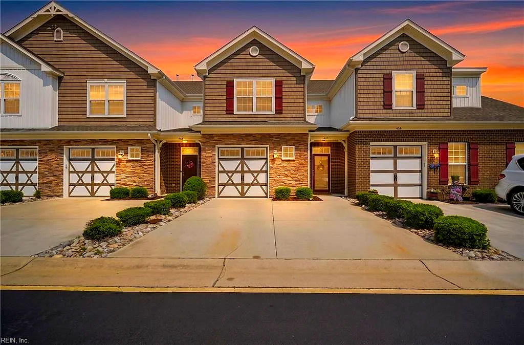 432 Autumn Green LN, CHESAPEAKE VA 23320