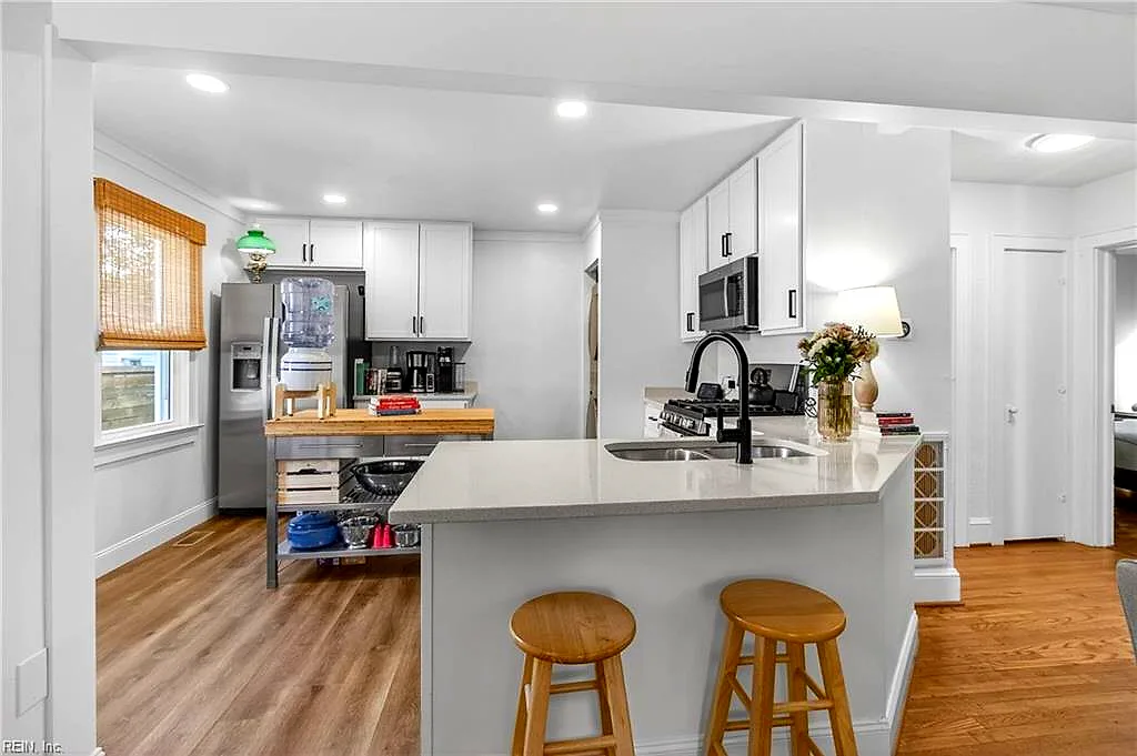 336 E Randall Ave, Norfolk — photo