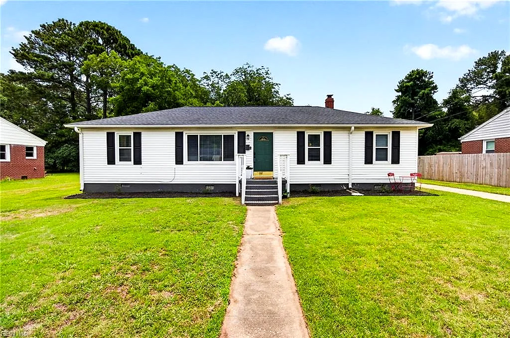 24 Westminister DR, HAMPTON VA 23666