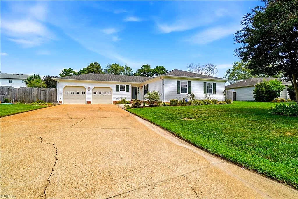 884 Daimler DR, VIRGINIA BEACH VA 23454