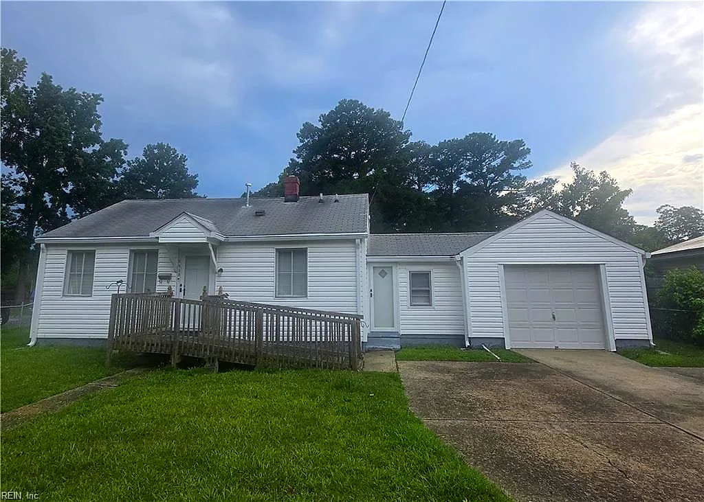 5913 Wickham AVE, NEWPORT NEWS VA 23605