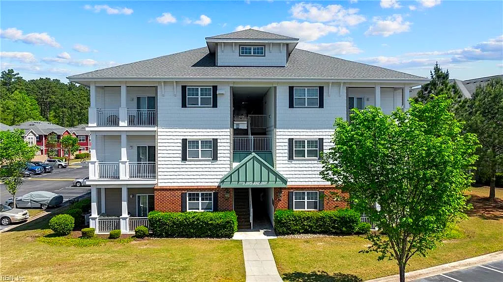2424 Chancery Ln #207, Chesapeake — photo