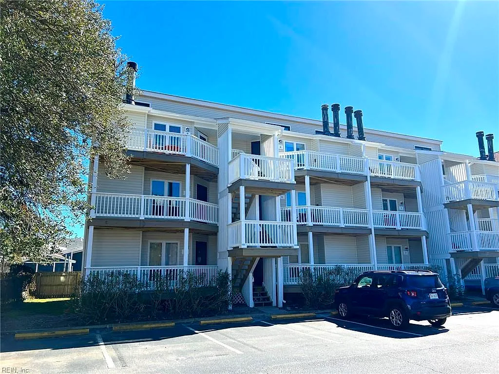 3235 Page AVE #6, VIRGINIA BEACH VA 23451