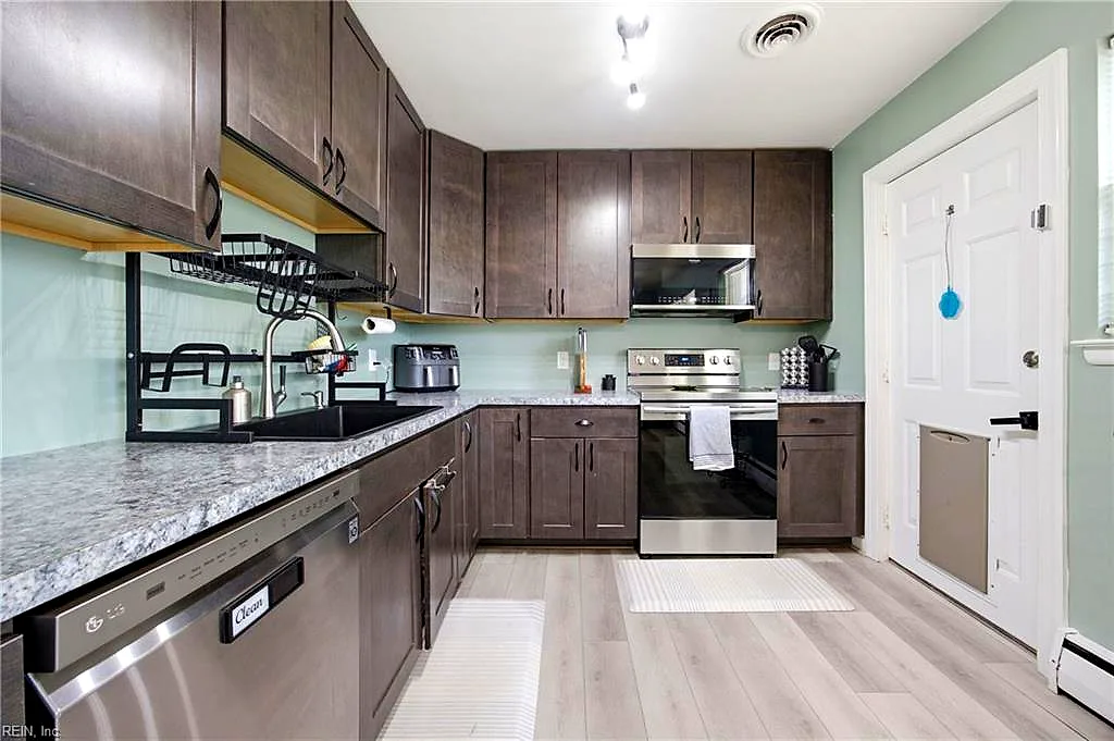 2536 E Little Creek RD, NORFOLK VA 23518